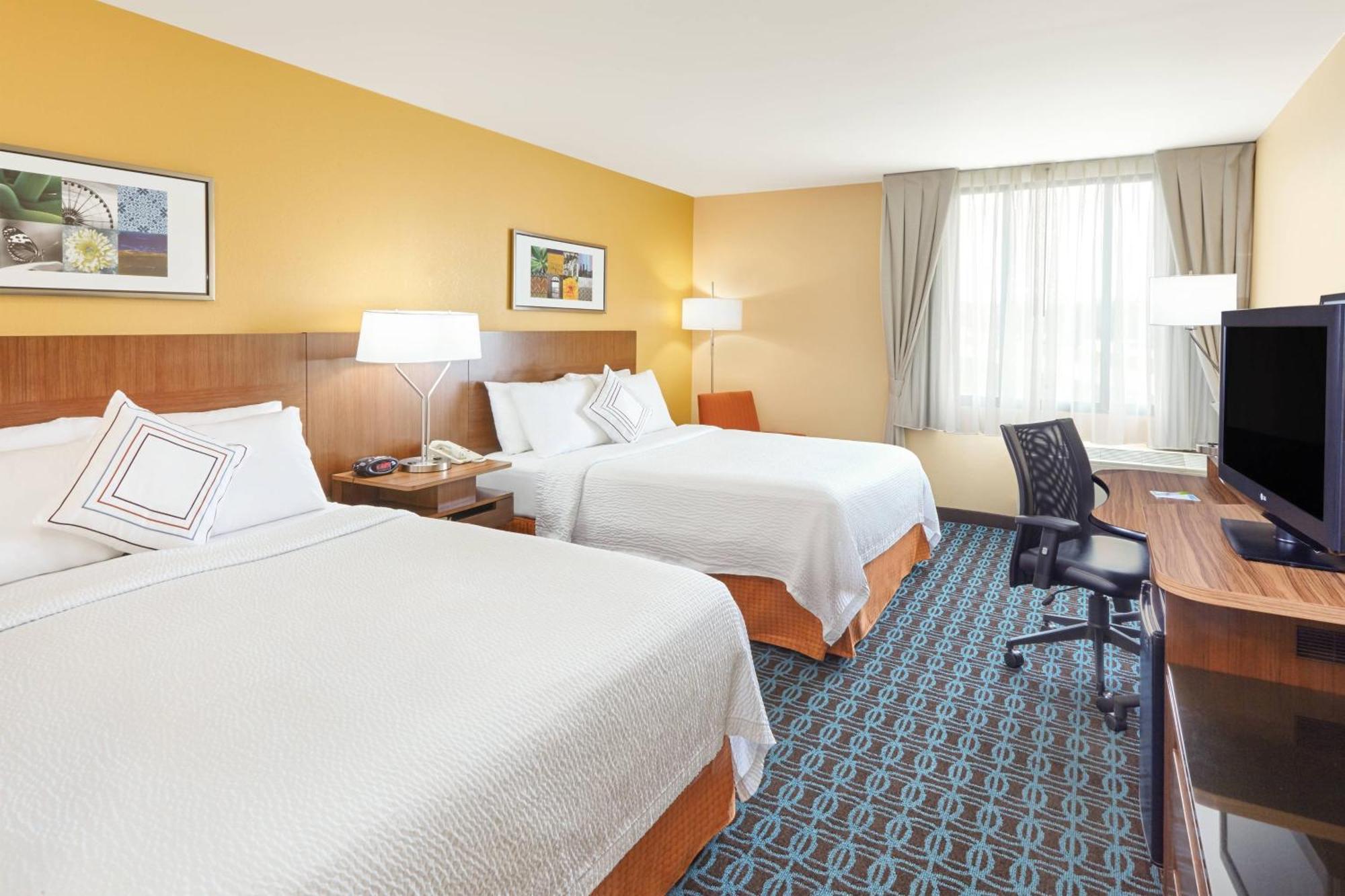 Fairfield Inn And Suites Chicago Lombard Exterior photo